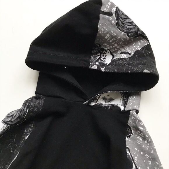 Skull black/gray hoodie EUC 12-18 months - Picture 2 of 4